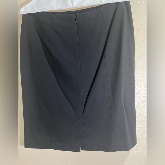 Two Pieces Black Skirt and Blazer - Picture 10 of 10